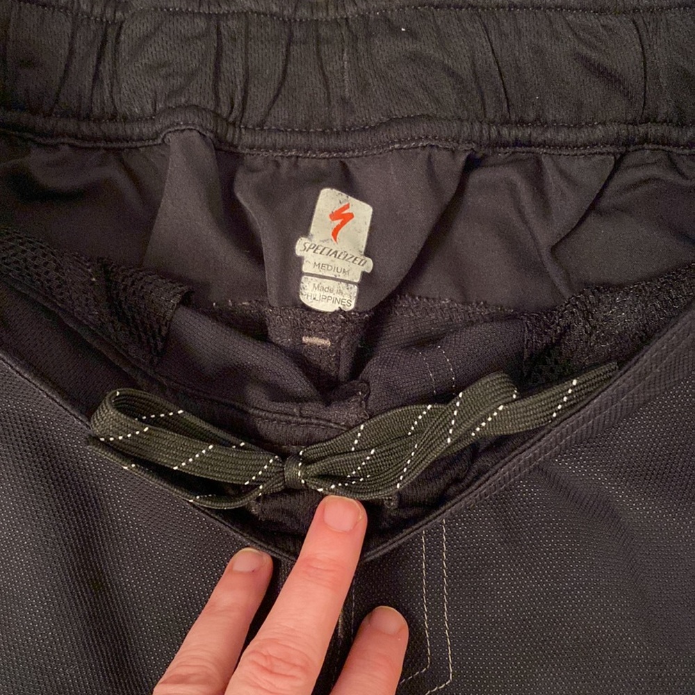 Specialized Mend biking shorts - Picture 3 of 4
